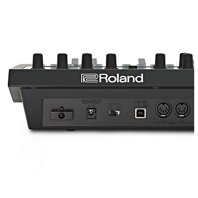 Аналоговый синтезатор Roland JD-XI